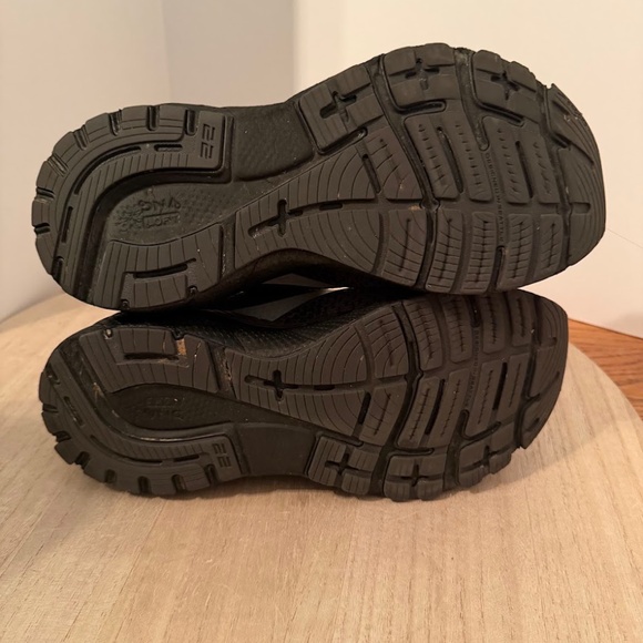 Brooks Adrenaline GTS 22 Women’s Running Shoes Gray Pink Size 8 B Medium Support - Picture 11 of 12